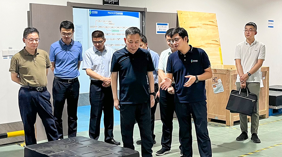 江苏省镇江市新区管委会领导莅临亚游集团储能江苏工厂调研指导