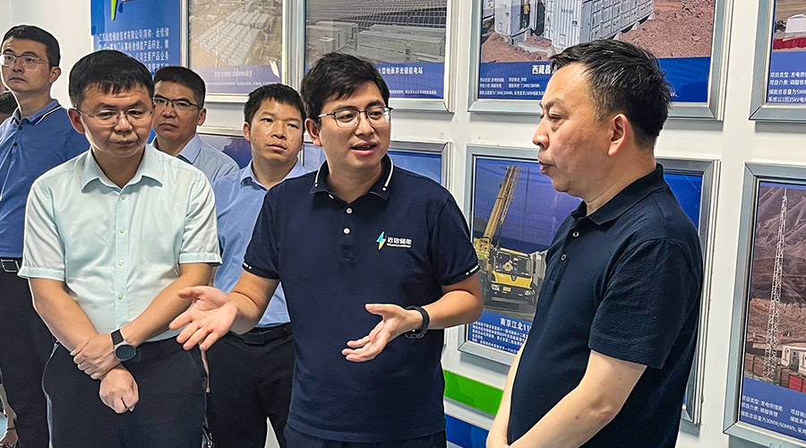 江苏省镇江市新区管委会领导莅临亚游集团储能江苏工厂调研指导