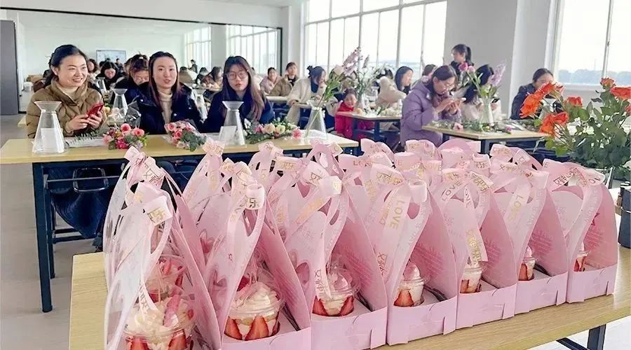 花开十里，美丽如你 | 亚游集团储能举办三八妇女节艺术DIY活动