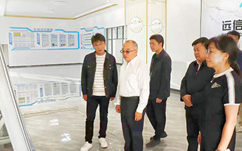 云南电网党委书记、董事长甘霖一行调研姚安亚游集团储能产业园